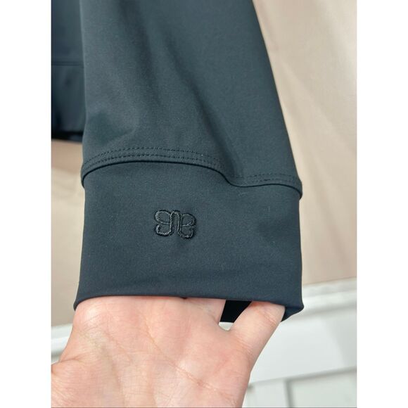 NWOT Albion Cropped Black Hoodie Sweatshirt Women's Small - Picture 3 of 10